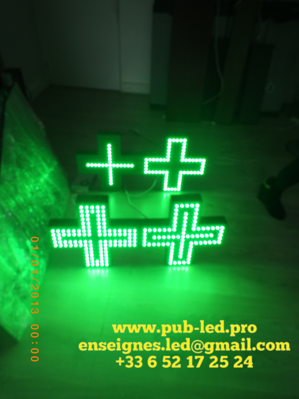 PANNEAU LED EXTÉRIEUR CROIX DE PHARMACIE AVEC TÉLÉCOMMANDE