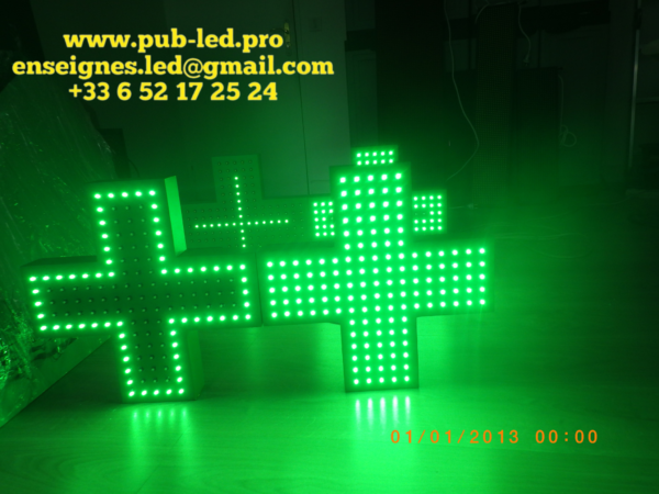 PANNEAU LED EXTÉRIEUR CROIX DE PHARMACIE AVEC TÉLÉCOMMANDE – Image 2