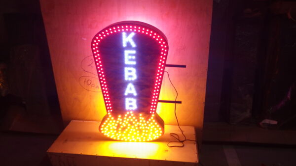 ENSEIGNE LED LUMINEUSE “KEBAB” AVEC ANIMATION ET TÉLÉCOMMANDE 90X50CM – Image 3