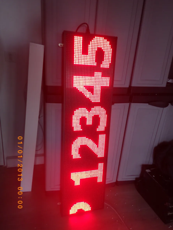ÉCRAN LUMINEUX LED INTERNE 36×200 CM ANIMÉ SUR MESURE – Image 3