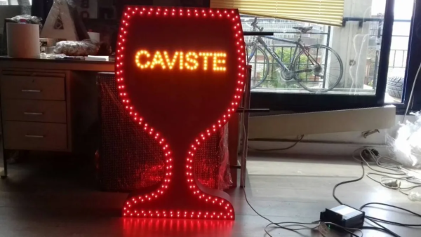 ENSEIGNE LED “CAVISTE” DOUBLE FACES 90x60cm AVEC TÉLÉCOMMANDE ET ANIMATION LUMINEUSE